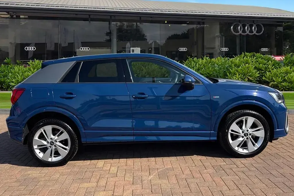 Used Audi Q2 S-Line 150 HP (110 kW) 2025 Blue SUV