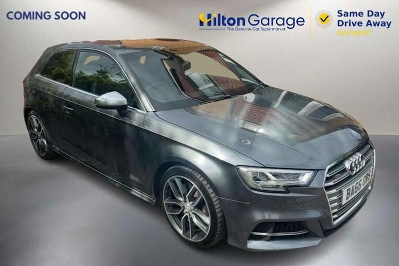 Begagnad Audi A3 310 HK (228 kW) 2017 Halvkombi
