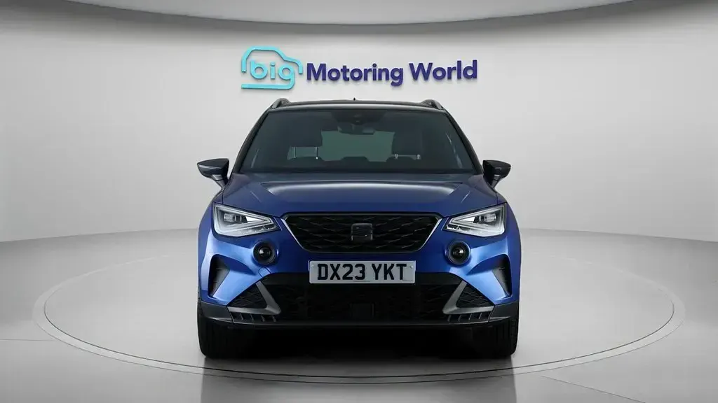 Begagnad Seat Arona FR 110 HK (80 kW) 2023 Blå SUV