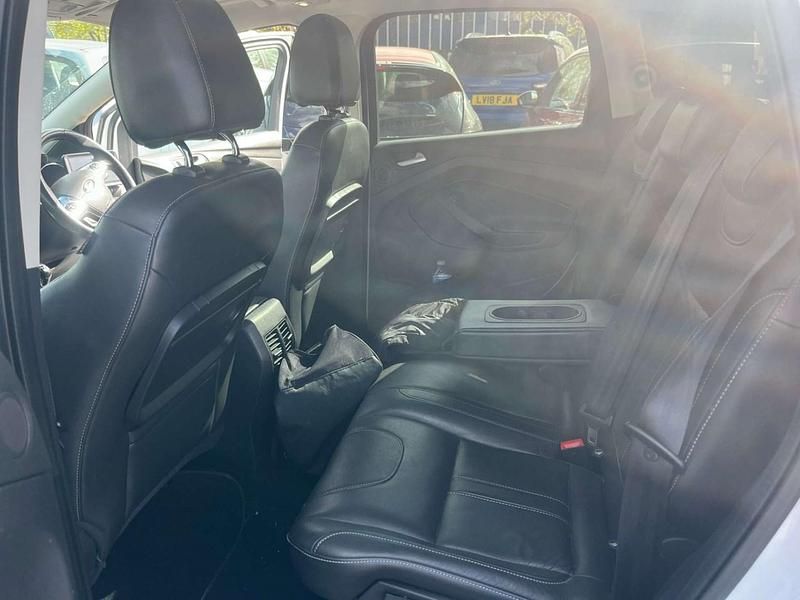Usado Ford Kuga Titanium X 140 HP (102 kW) 2013 Branco SUV