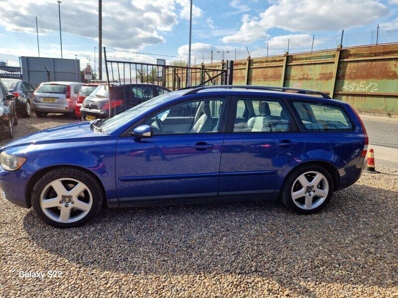 Used Volvo V50 SE 136 HP (100 kW) 2004 Blue Estate