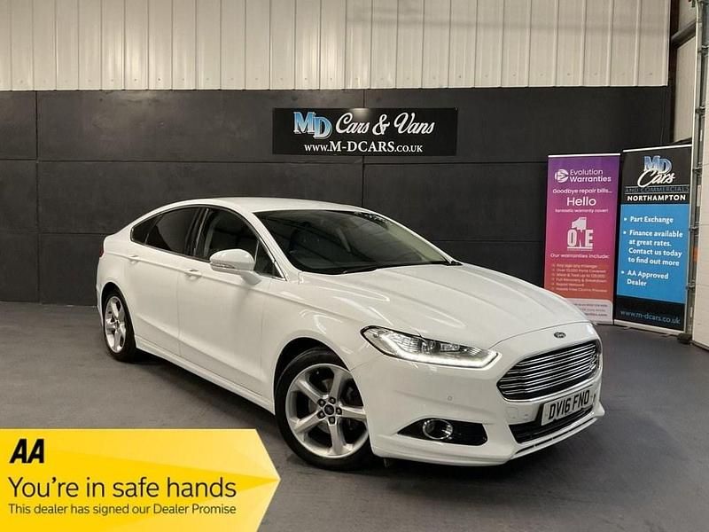 White Used 2016 Ford Mondeo Titanium Hatchback | £8,490 (Expensive) - Image 1/3