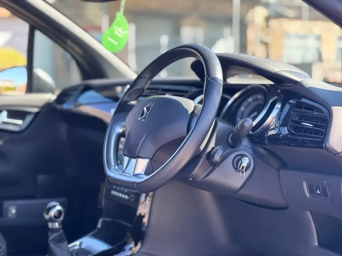 Usado Citroën DS3 2012 Cinzento Citadino