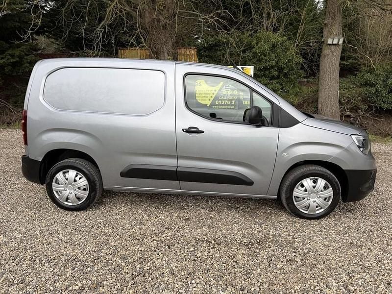 Used Vauxhall Combo 100 HP (73 kW) 2021 Grey MPV