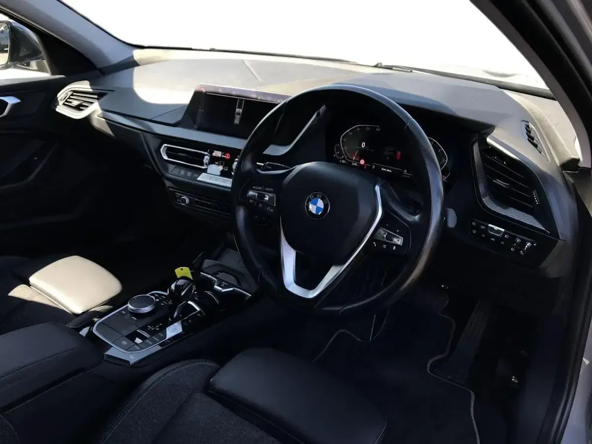 Used BMW 118 Sport Line 134 HP (98 kW) 2023 Grey Hatchback