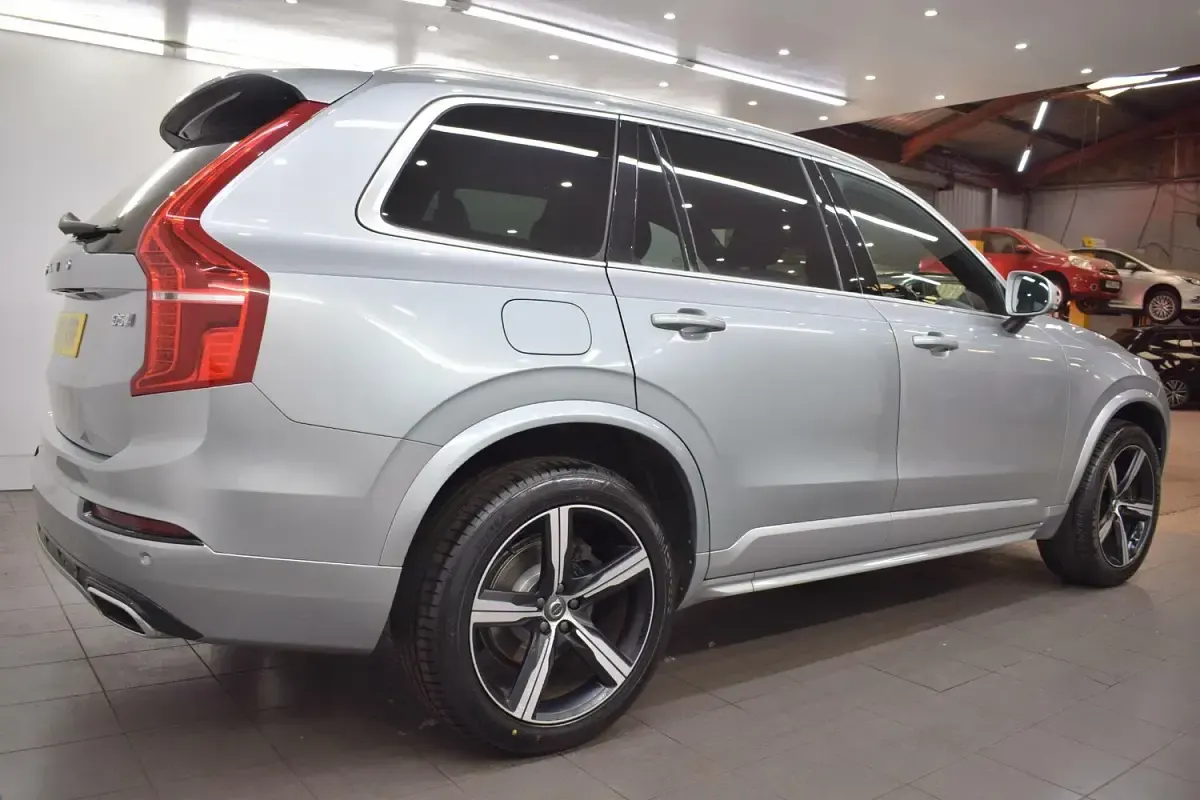 Used Volvo XC90 R-Design Pro 235 HP (172 kW) 2017 Silver SUV