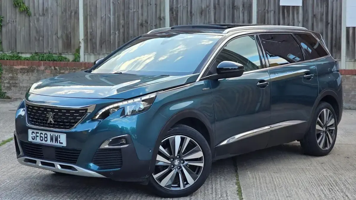 Used Peugeot 5008 Premium 2018 Green SUV