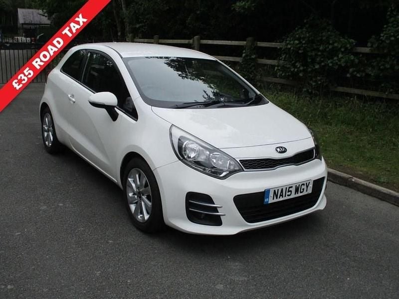 White Used 2015 Kia Rio Hatchback | £5,495 (Fair price) - Image 1/4