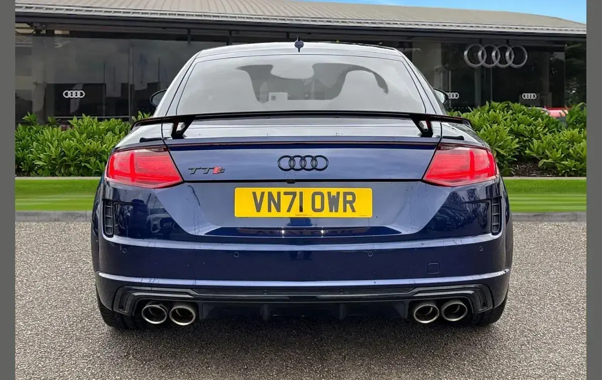 Begagnad Audi TTS Black Edition 320 HK (235 kW) 2022 Blå Sportkupé