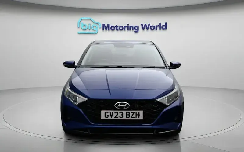 Used Hyundai i20 Premium 101 HP (74 kW) 2023 Blue Hatchback