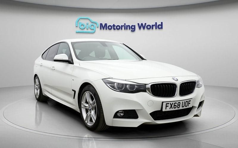 Used BMW 320 M Sport 190 HP (139 kW) 2018 White Hatchback