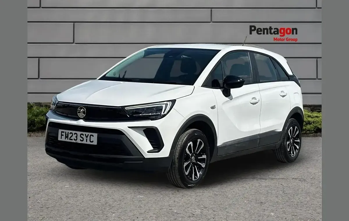 Used Vauxhall Crossland Design Edition 108 HP (79 kW) 2023 White SUV