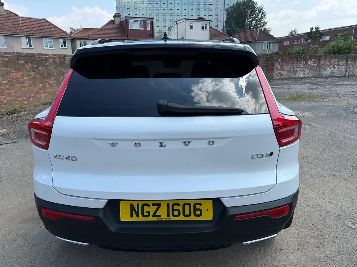 Used Volvo XC40 R-Design Pro 2019 White SUV