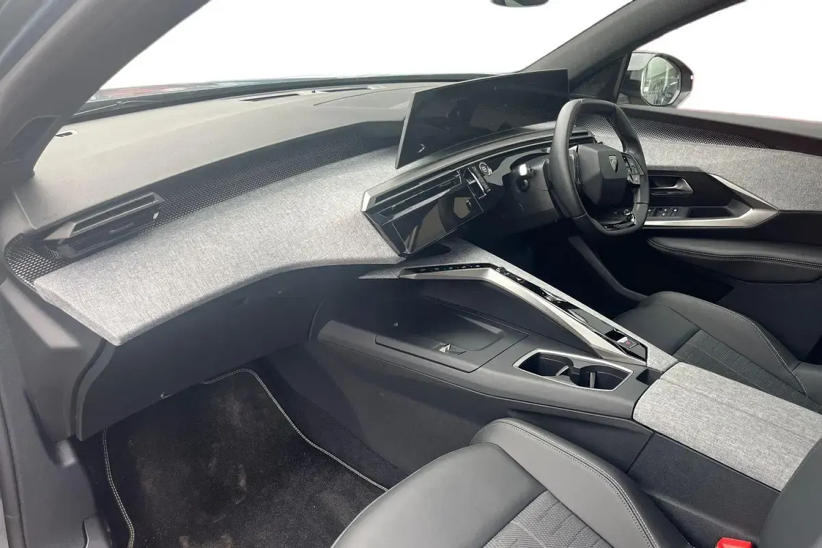 Used Peugeot 5008 GT 136 HP (100 kW) 2025 Blue SUV