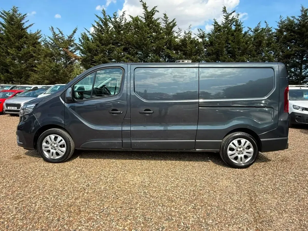 Used Renault Trafic 2023 Grey MPV