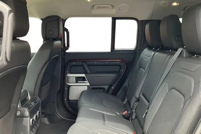 Usado Land Rover Defender HSE 300 HP (220 kW) 2022 Vermelho SUV