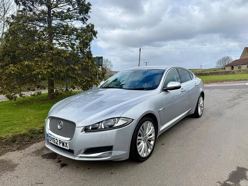 Begagnad Jaguar XF Portfolio 2012 Silver Sedan