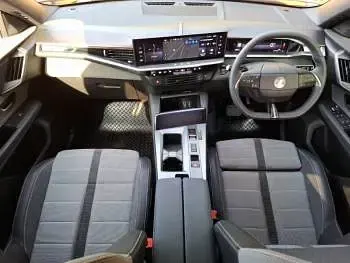 Used Vauxhall Grandland X 136 HP (100 kW) 2025 Brown SUV