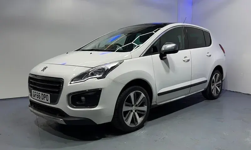 Used Peugeot 3008 Allure 2016 White Hatchback