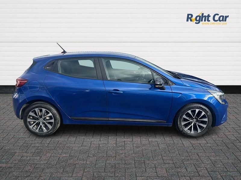 Used Renault Clio V Evolution 90 HP (66 kW) 2023 Iron blue  Hatchback
