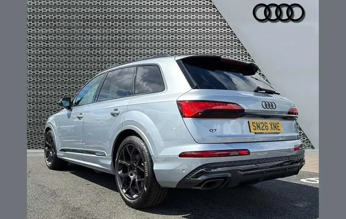 New Audi Q7 Black Edition 281 HP (206 kW) 2026 Silver SUV
