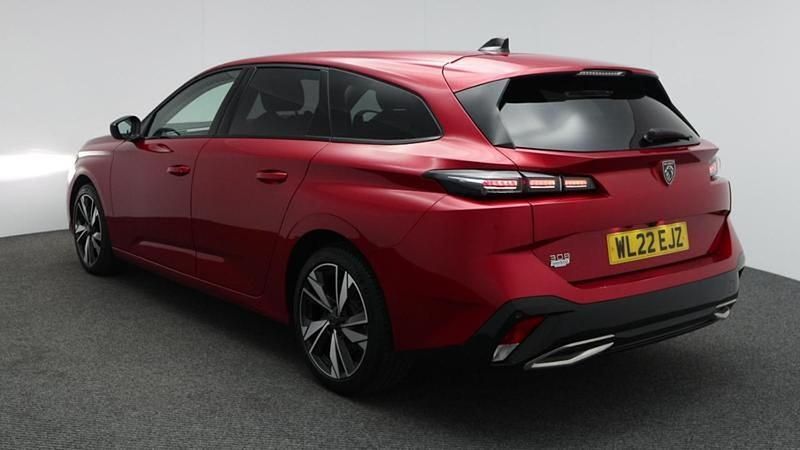 Used Peugeot 308 SW Allure 129 HP (94 kW) 2022 Red Estate