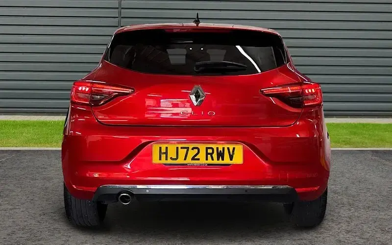 Used Renault Clio Techno 90 HP (66 kW) 2022 Red Hatchback
