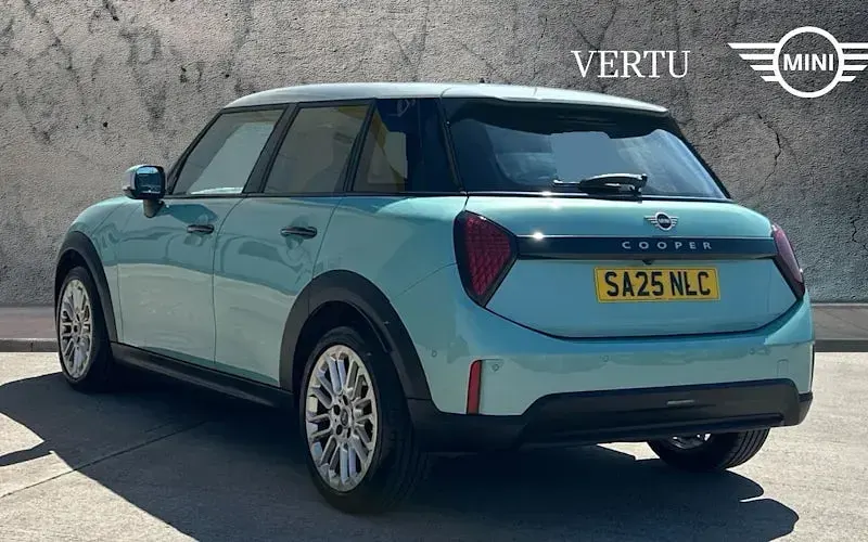 Used Mini Cooper Exclusive 114 kW (156 HP) 2026 Hatchback