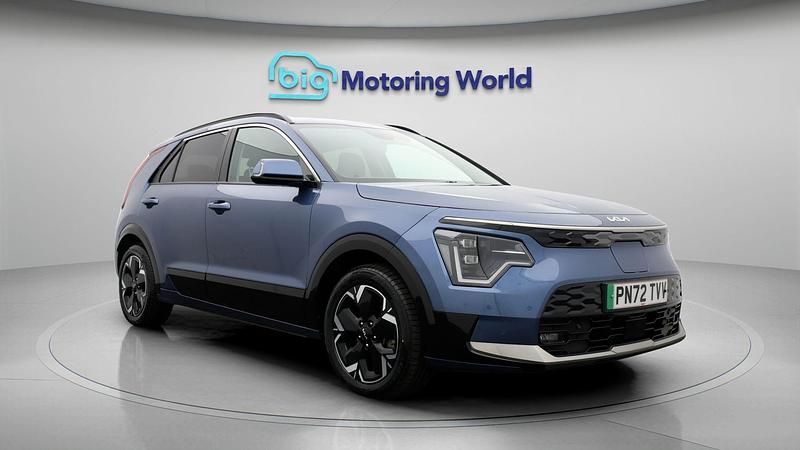 Blue Used 2022 Kia e-Niro SUV | £17,700 (Fair price) - Image 1/4