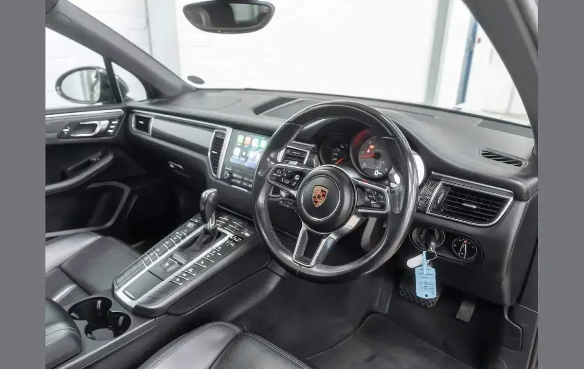 Used Porsche Macan 254 HP (186 kW) 2017 Grey SUV
