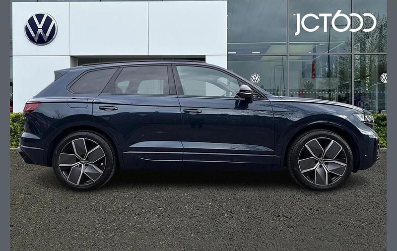 Used VW Touareg Black Edition 286 HP (210 kW) 2024 Blue SUV