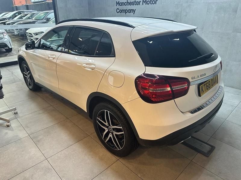 Used Mercedes GLA180 Urban 122 HP (89 kW) 2018 White SUV