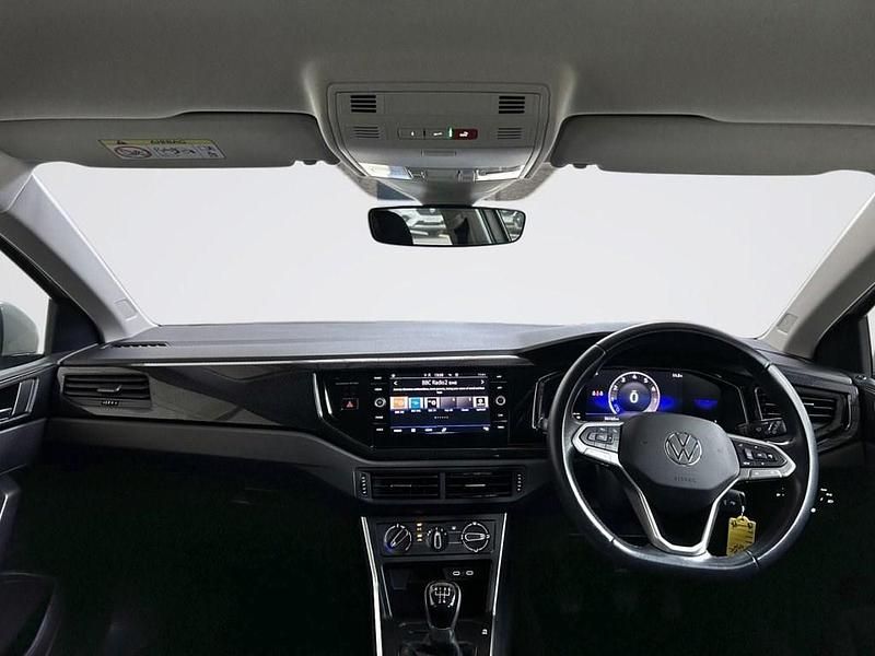 Usado VW Polo Life 80 HP (58 kW) 2023 Cinzento Citadino