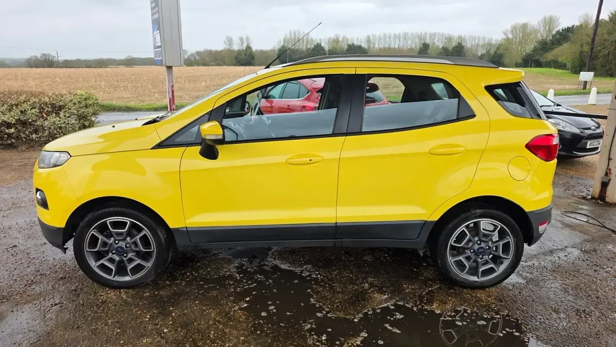 Used Ford Ecosport Titanium 95 HP (69 kW) 2015 Yellow SUV