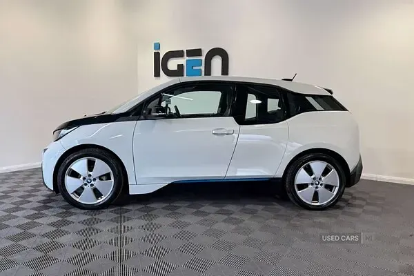 Used BMW i3 Impressive 170 HP (125 kW) 2017 White Hatchback