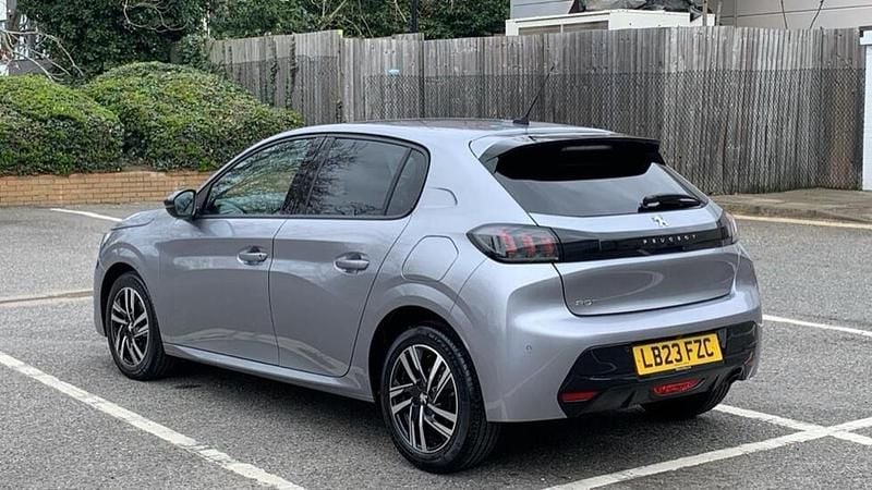 Used Peugeot 208 Allure+ 99 HP (72 kW) 2023 Grey Hatchback