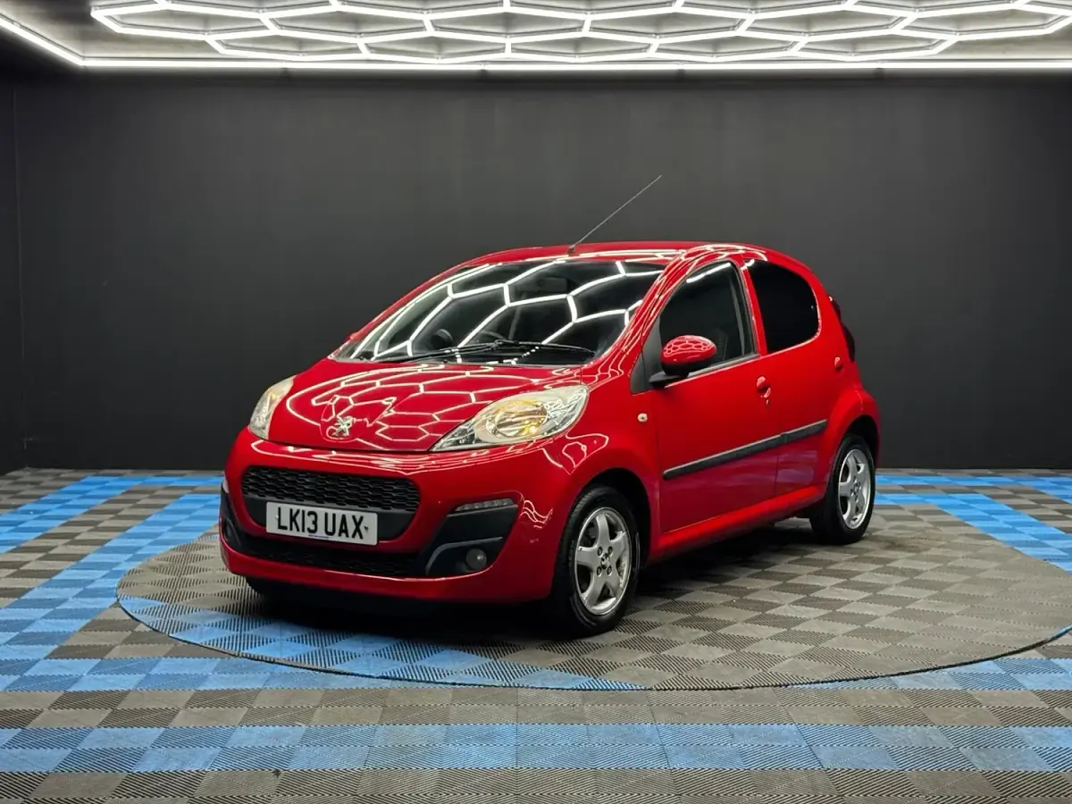 Used Peugeot 107 Allure 68 HP (50 kW) 2013 Red Hatchback