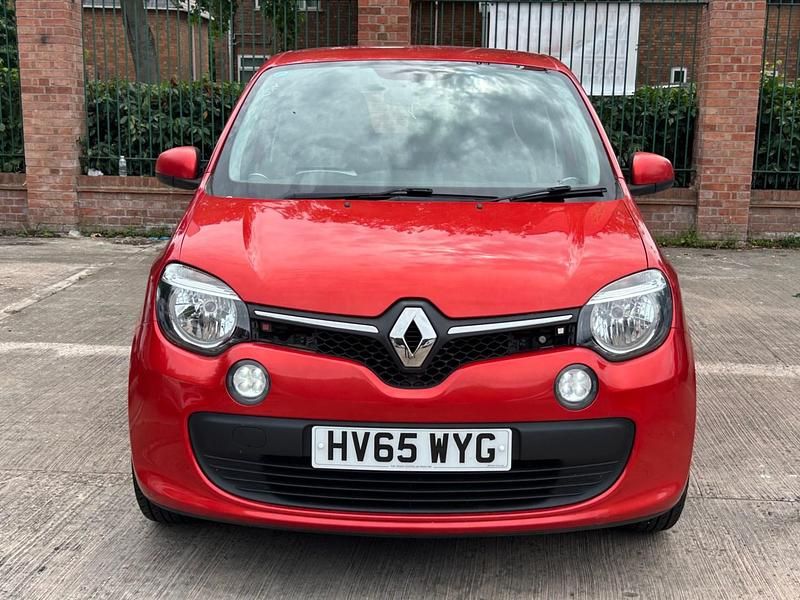Used Renault Twingo Play 2016 Red Hatchback