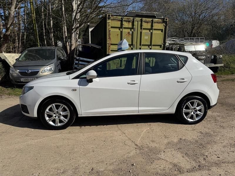 Used Seat Ibiza Copa 105 HP (77 kW) 2011 White Hatchback