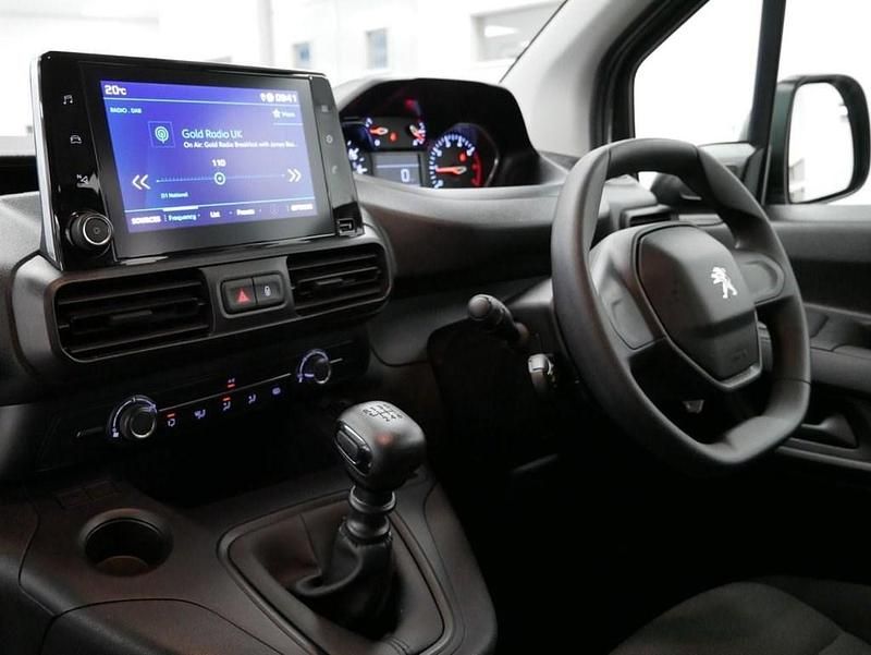 Used Peugeot Partner Premium 100 HP (73 kW) 2023 Grey MPV