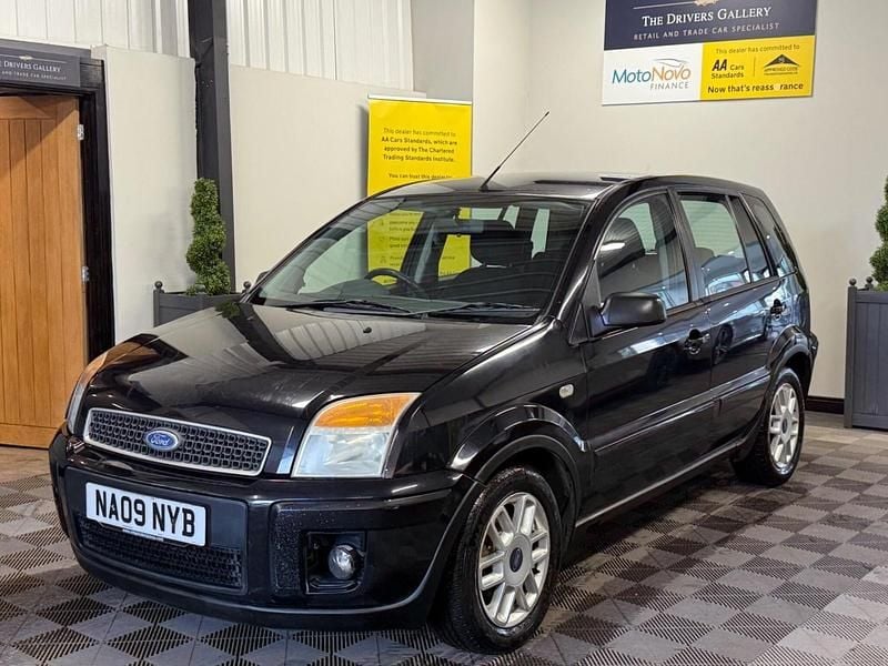 Used Ford Fusion Zetec 90 HP (66 kW) 2009 Black Hatchback