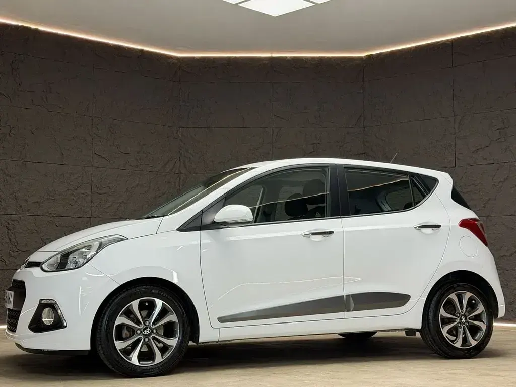 Used Hyundai i10 Premium SE 87 HP (63 kW) 2015 White Hatchback