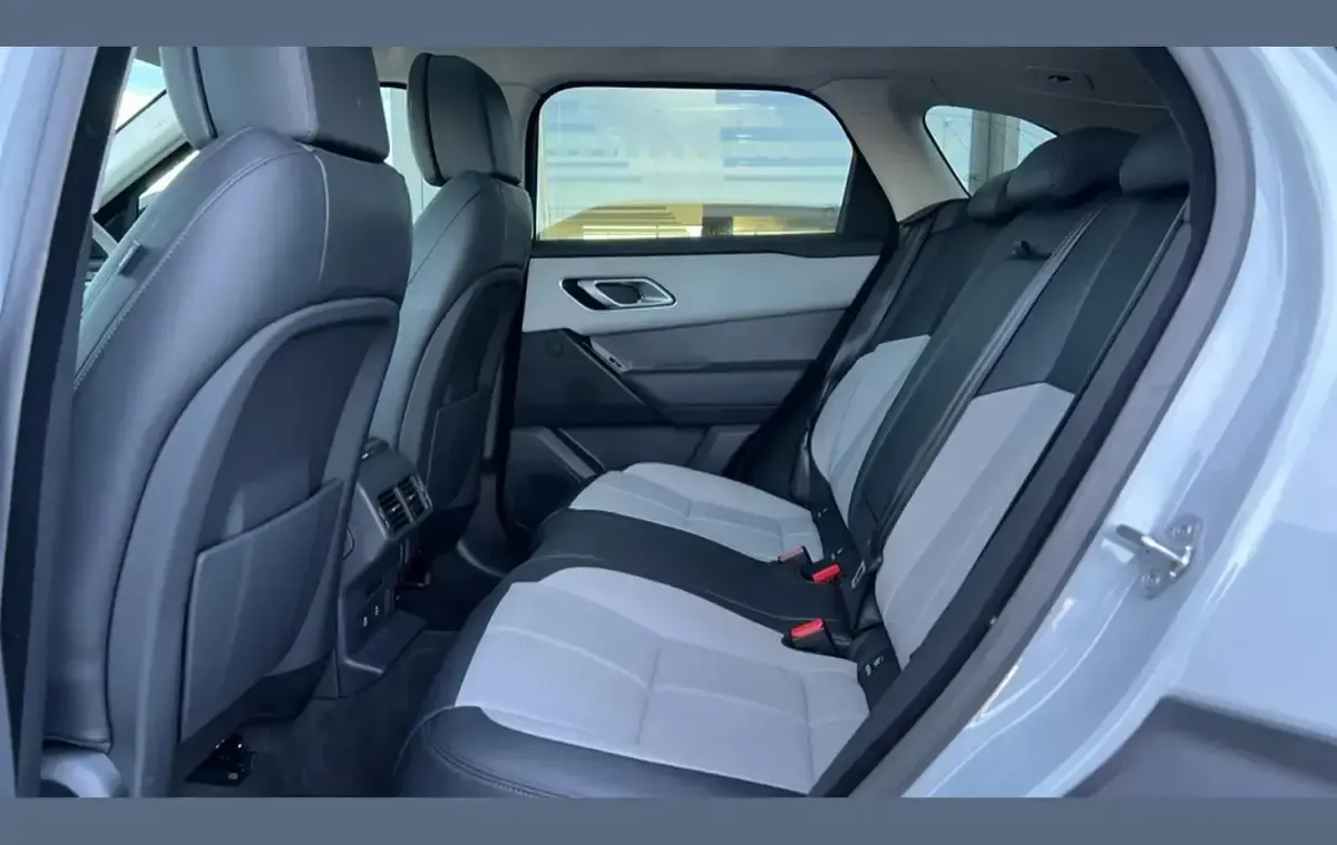 Used Land Rover Range Rover Velar HSE Dynamic 204 HP (150 kW) 2024 Arroios grey SUV