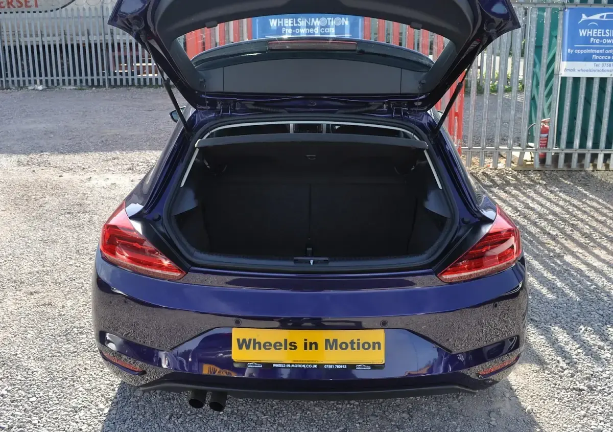 Used VW Scirocco 125 HP (91 kW) 2015 Ultra violet Coupe
