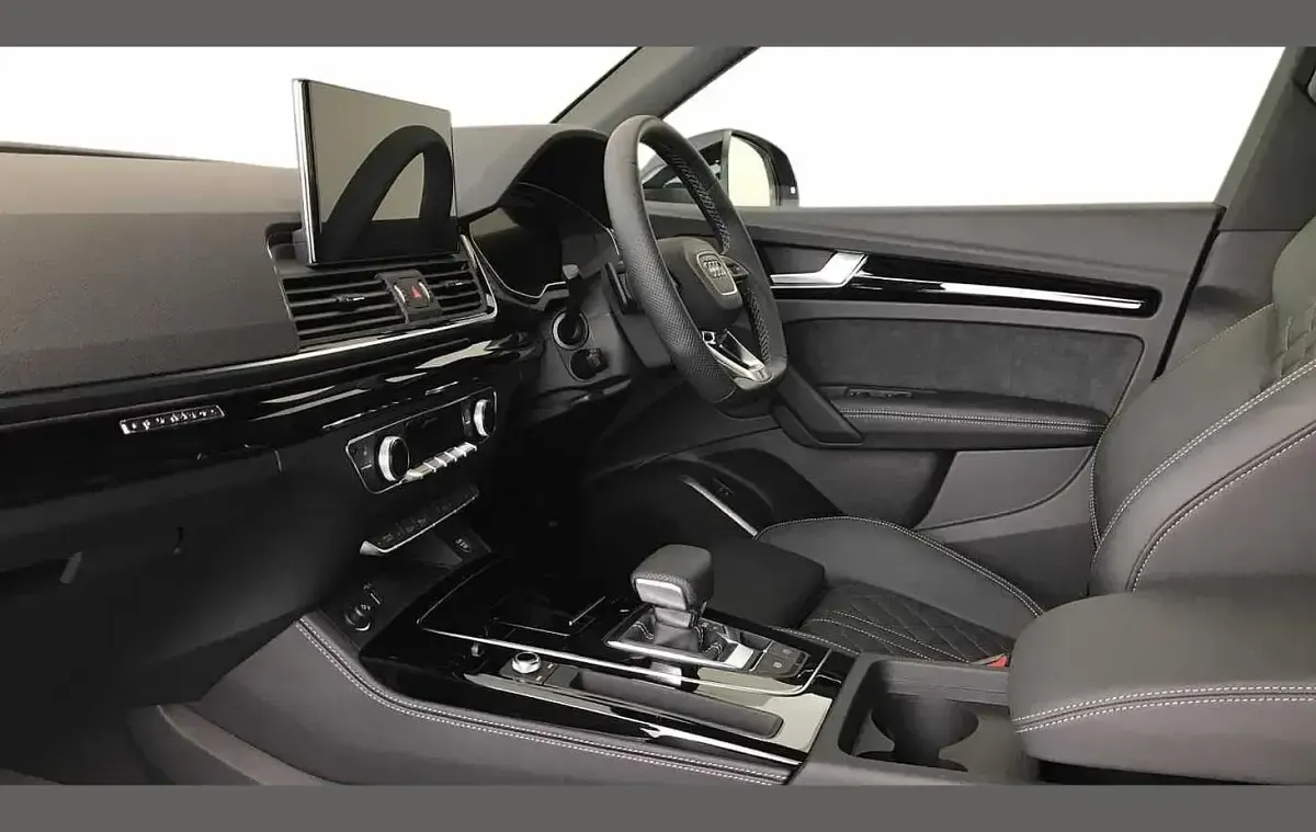 Used Audi Q5 Comfort 261 HP (191 kW) 2022 Blue SUV