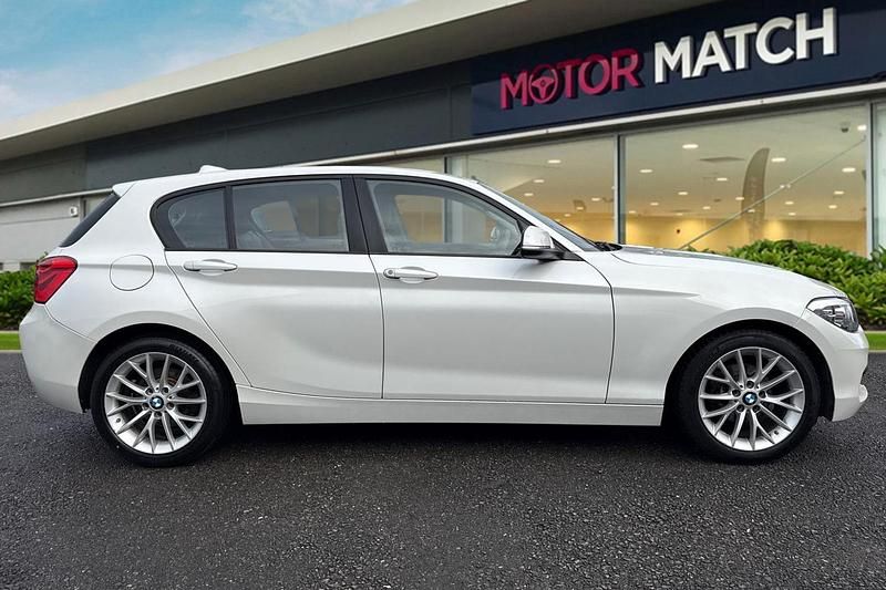 Used BMW 118 Comfort Edition 2018 White Hatchback