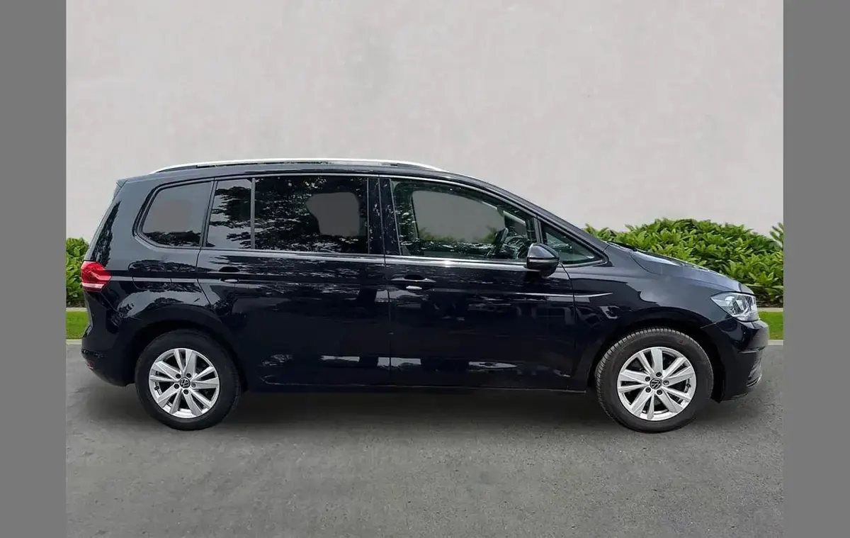 Used VW Touran Family 150 HP (110 kW) 2021 Black MPV