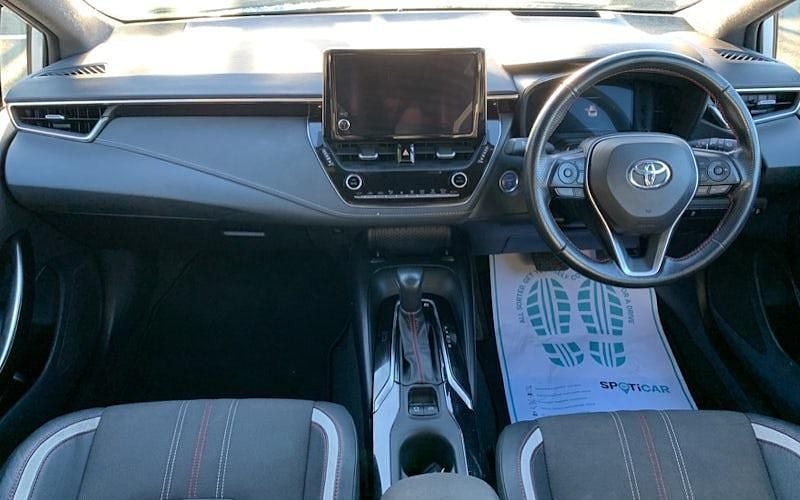 Used Toyota Corolla Sport 138 HP (101 kW) 2022 White Hatchback