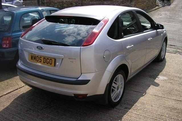 Begagnad Ford Focus 2006 Halvkombi