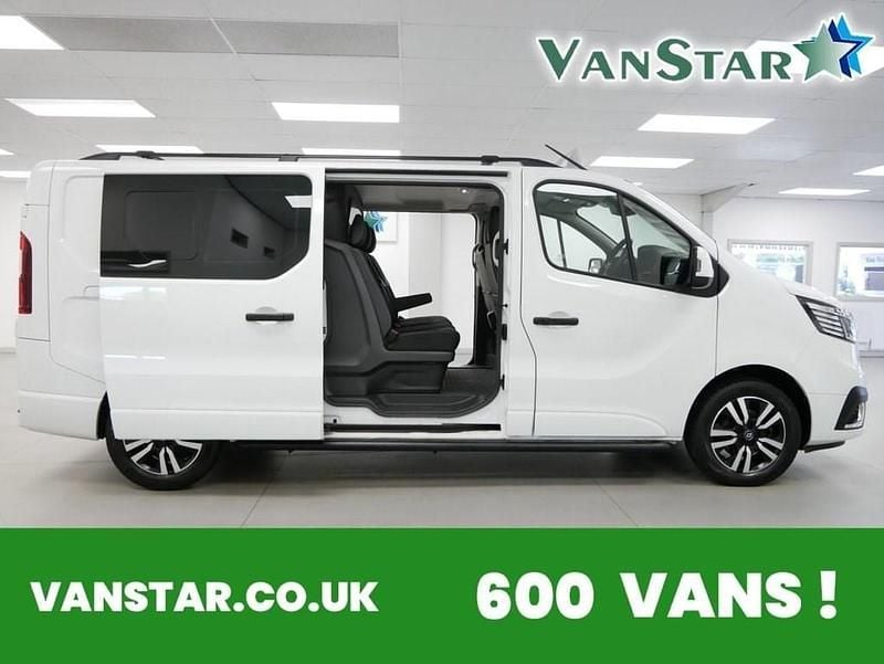 White Used 2023 Renault Trafic Van | £22,789 (A bit pricey) - Image 1/4